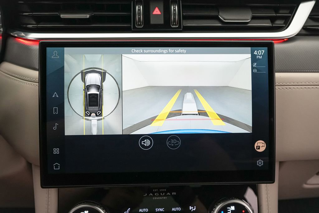 Used 2023 Jaguar F-PACE SVR image 29