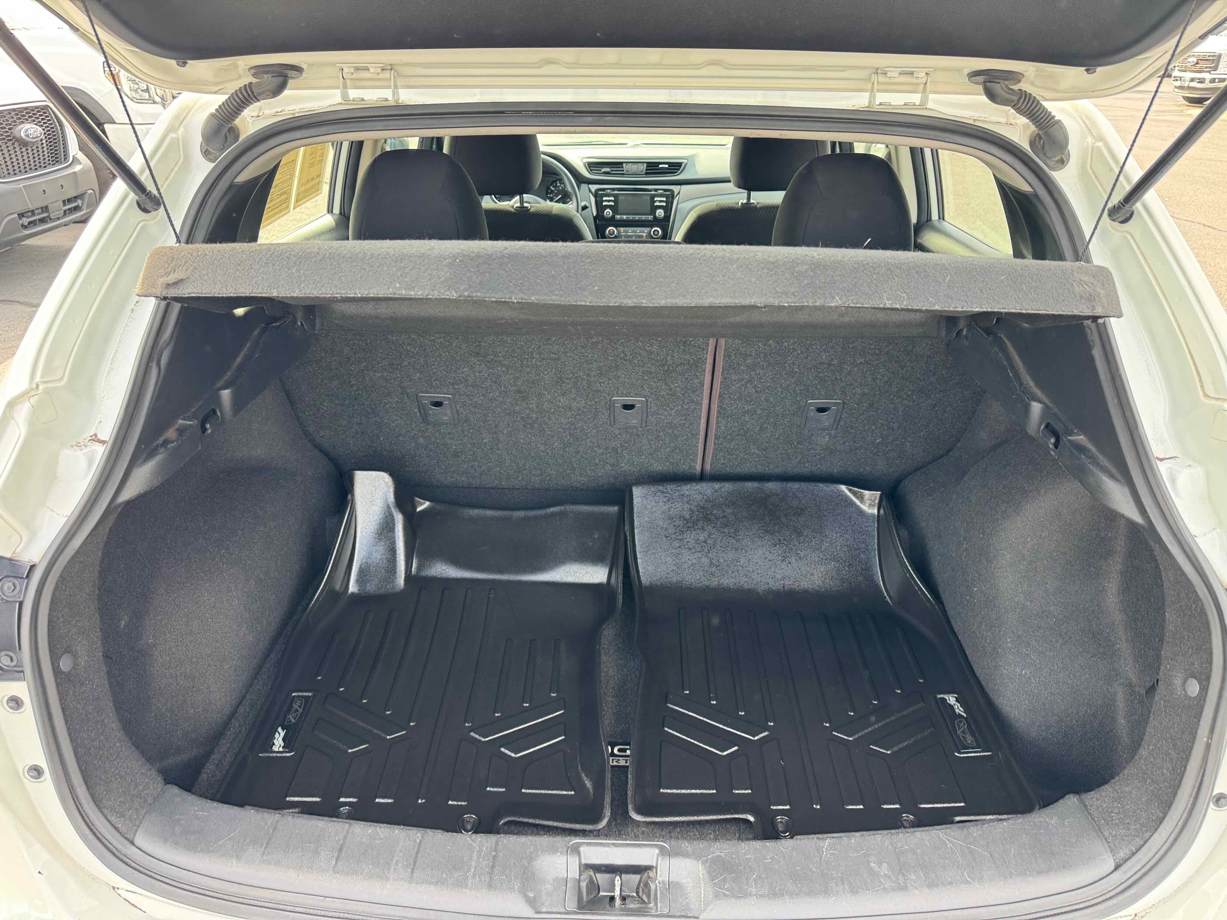 Used 2018 Nissan Rogue Sport S image 31