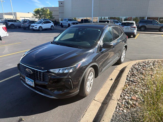 Certified 2023 Ford Escape Active w/ Cold Weather Package FWD image 4