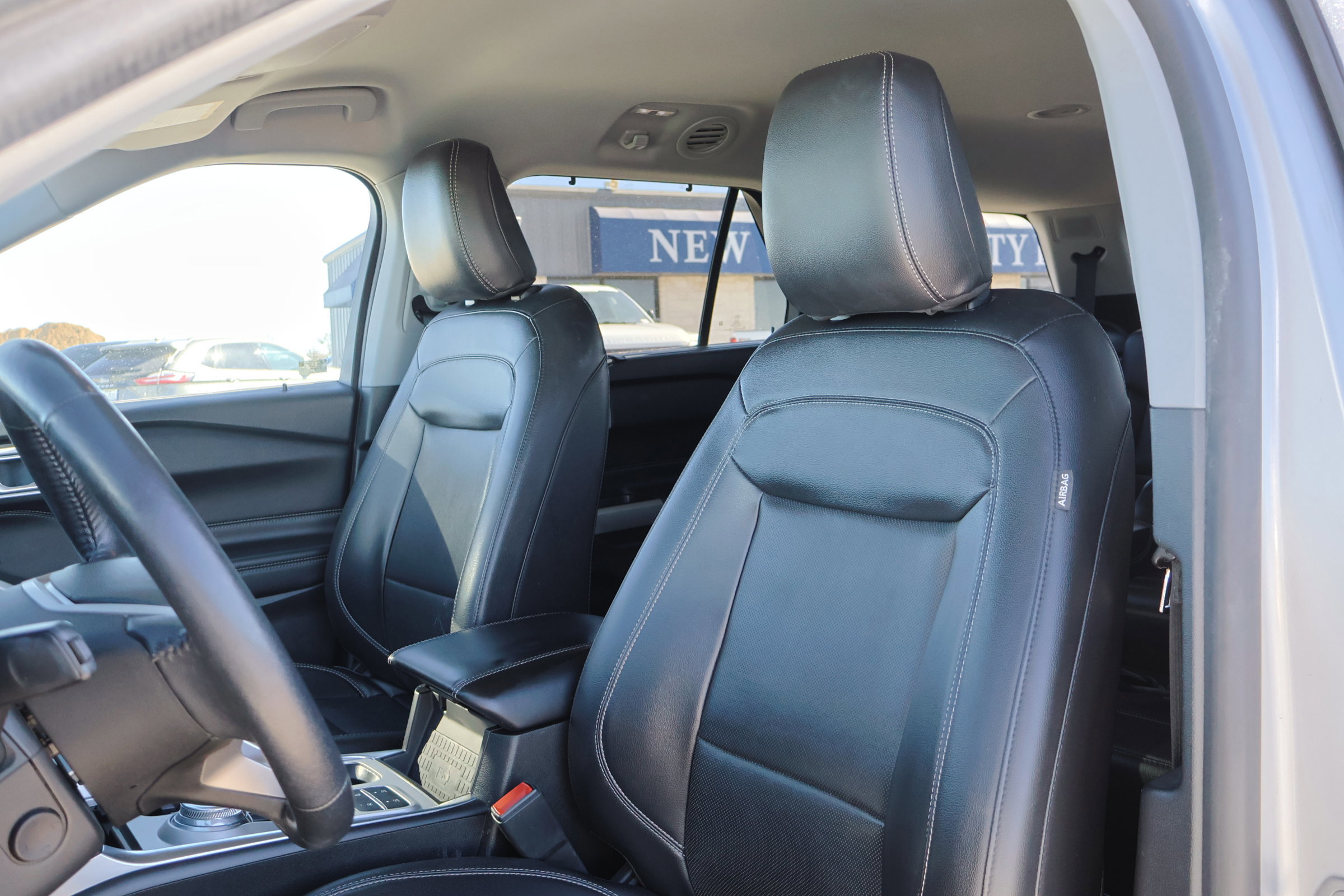 Certified 2022 Ford Explorer Limited w/ Equipment Group 301A image 15