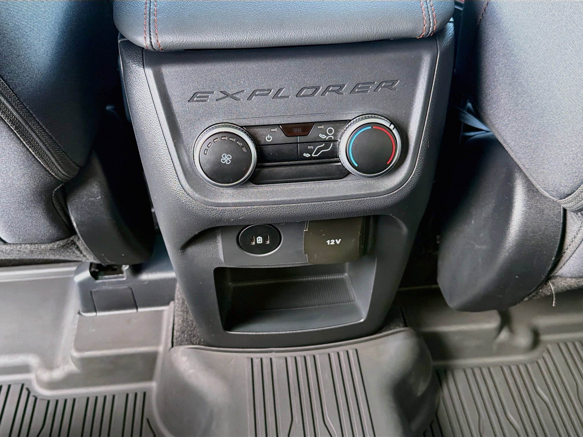 Certified 2025 Ford Explorer Active RWD image 25