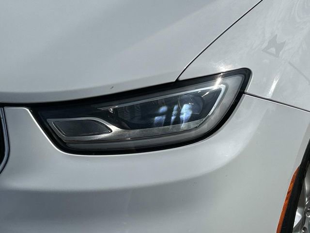 Used 2022 Chrysler Pacifica Touring-L FWD image 9