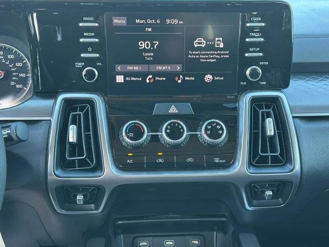 Used 2023 Kia Sorento LX image 13