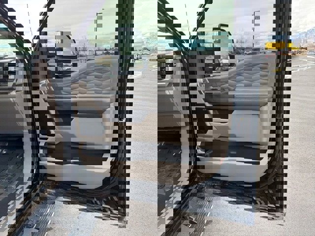 Certified 2025 Ford F350 Platinum w/ Platinum Plus Package image 40