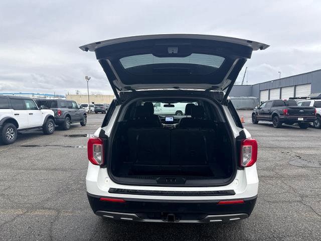 Certified 2022 Ford Explorer XLT w/ Equipment Group 202A image 10