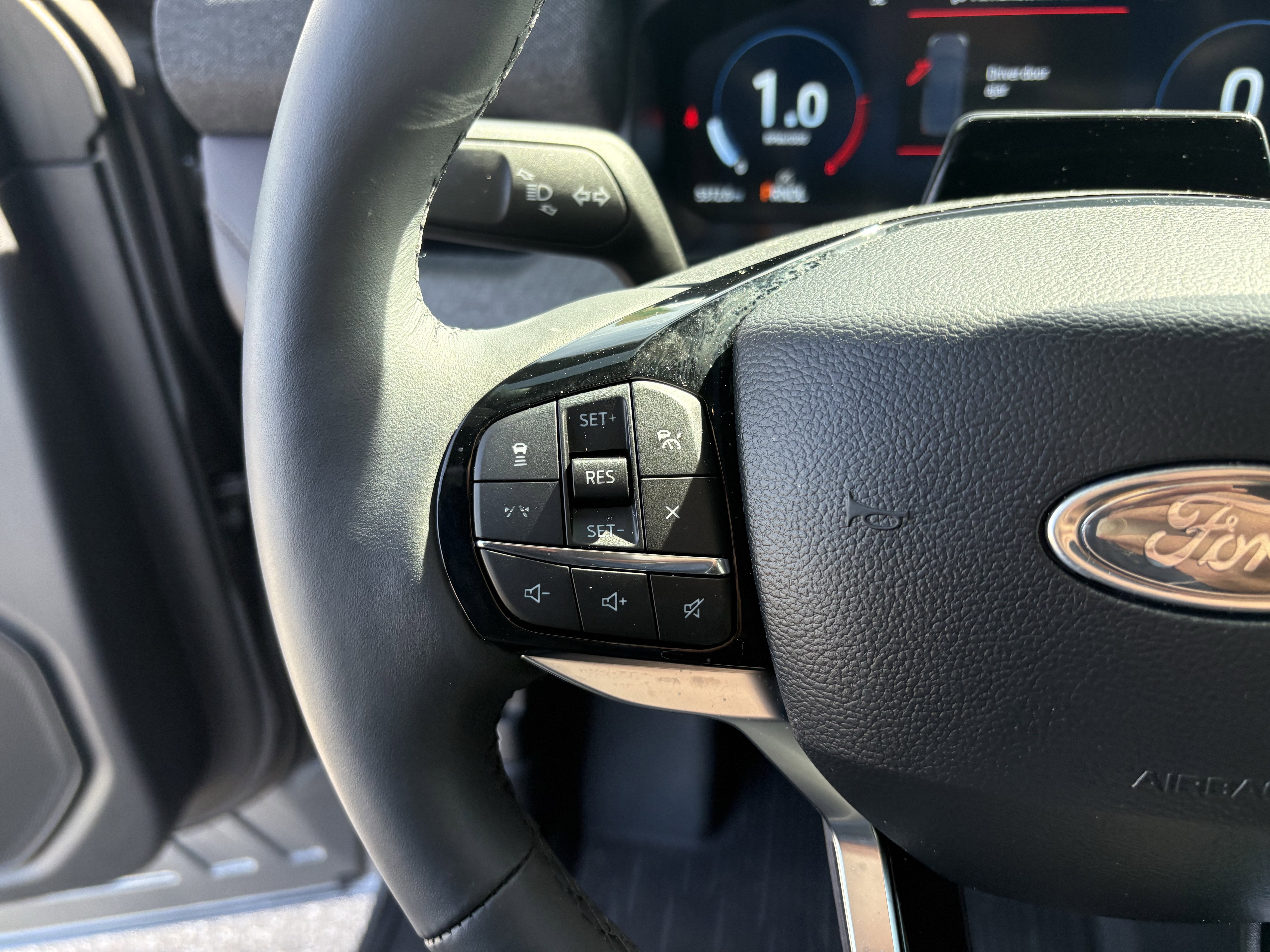 Certified 2025 Ford Explorer Platinum w/ Ultimate Package image 34