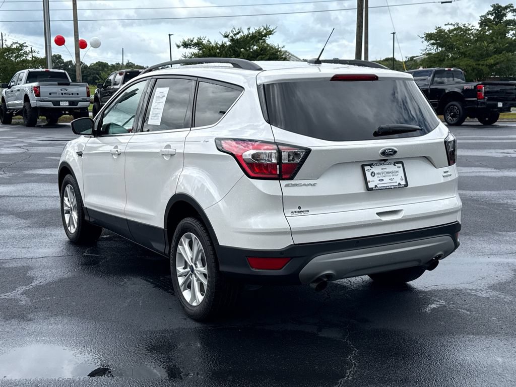 Certified 2017 Ford Escape SE w/ Equipment Group 201A FWD image 5