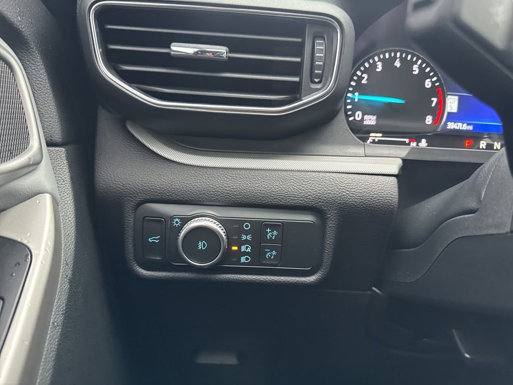 Certified 2022 Ford Explorer XLT w/ Equipment Group 202A image 18