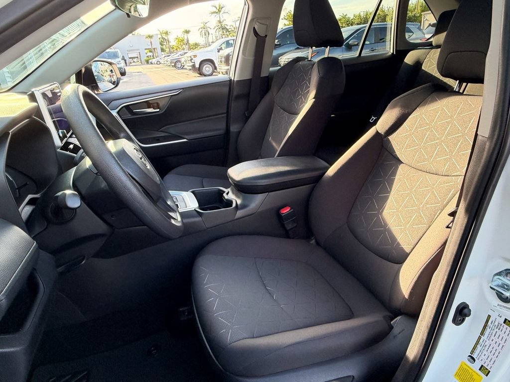 Used 2024 Toyota RAV4 XLE w/ Convenience Package FWD image 10