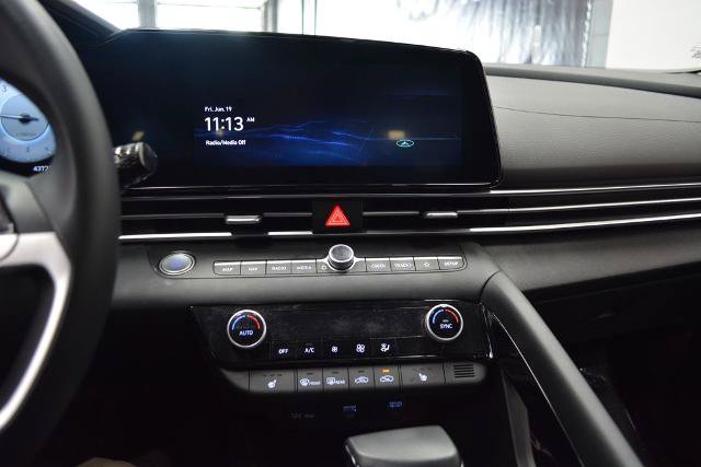 Used 2023 Hyundai Elantra SEL w/ Convenience Package FWD image 11