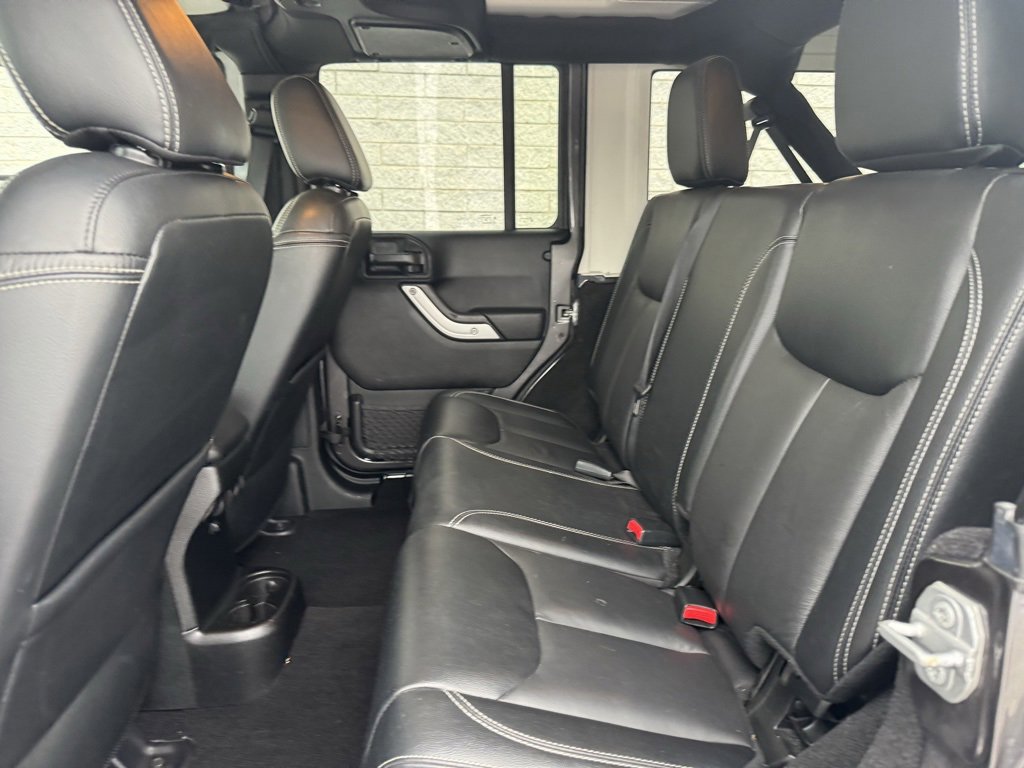 Used 2017 Jeep Wrangler Unlimited Sahara w/ Connectivity Group image 21