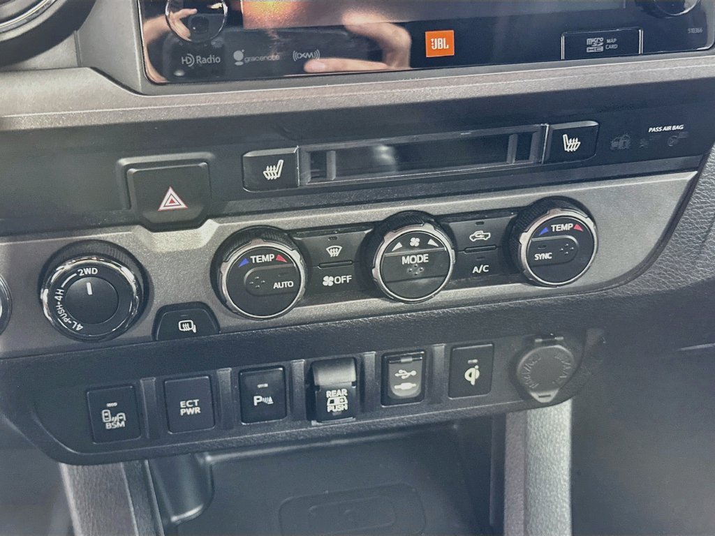 Used 2019 Toyota Tacoma TRD Off-Road AWD/4WD image 17
