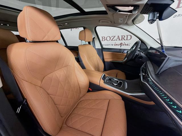 Used 2024 BMW X7 xDrive40i w/ Premium Package AWD/4WD image 34
