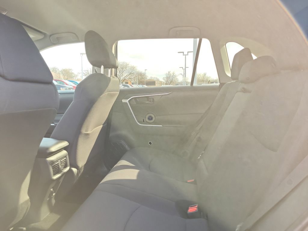 Used 2022 Toyota RAV4 LE image 14