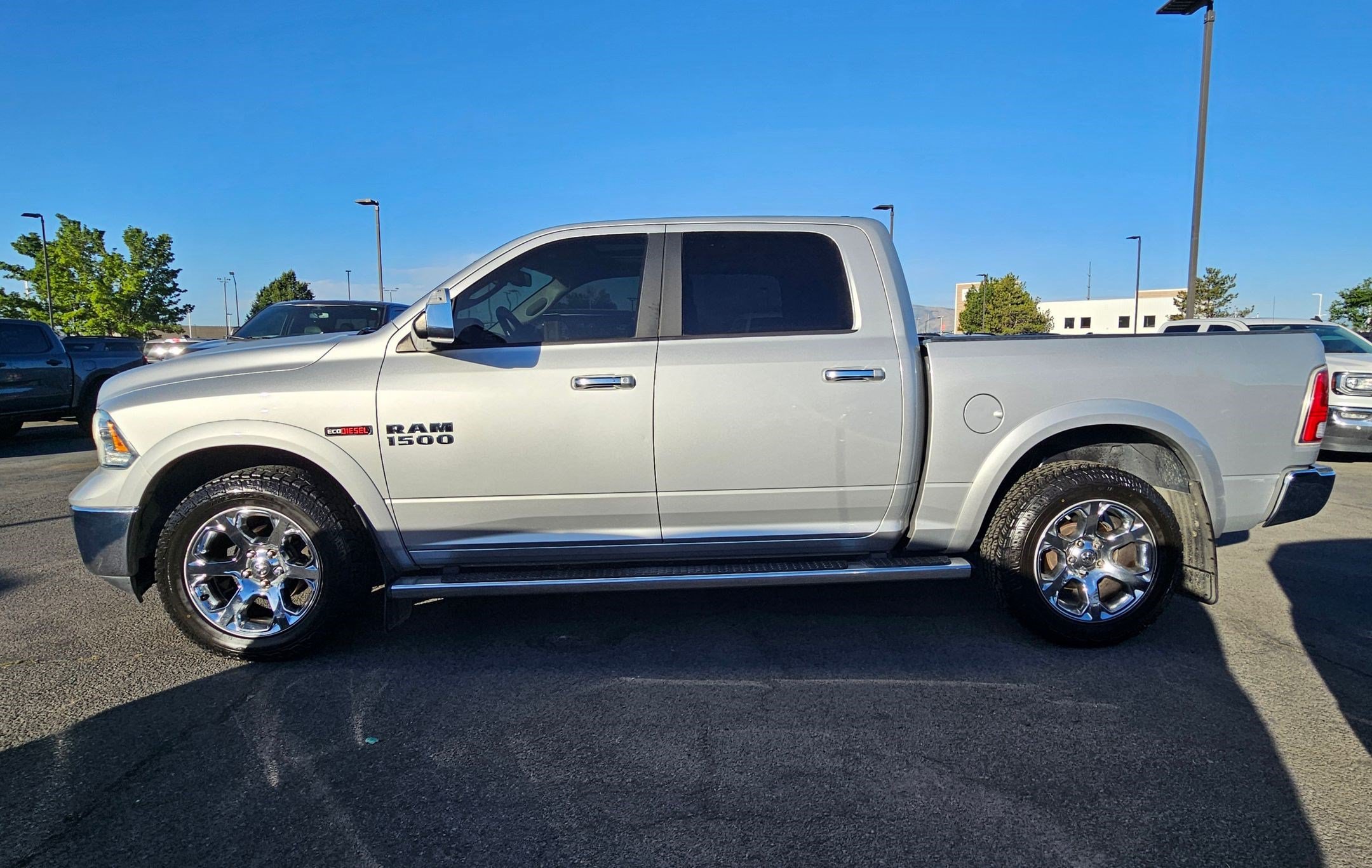 Used 2017 RAM 1500 Laramie AWD/4WD image 9