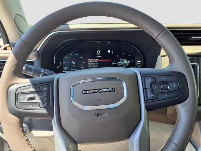 Used 2023 GMC Yukon XL Denali AWD/4WD image 28