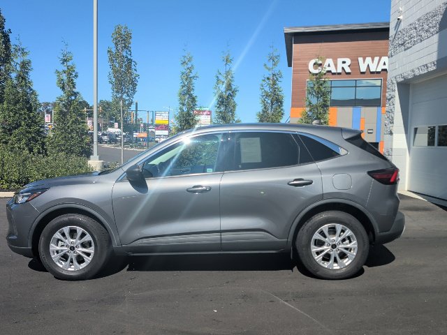 Certified 2023 Ford Escape Active w/ Tech Pack #1 AWD/4WD image 2