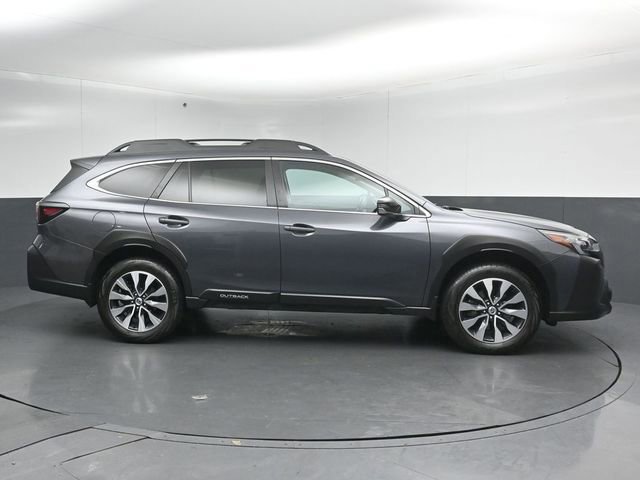 Used 2023 Subaru Outback Limited image 16