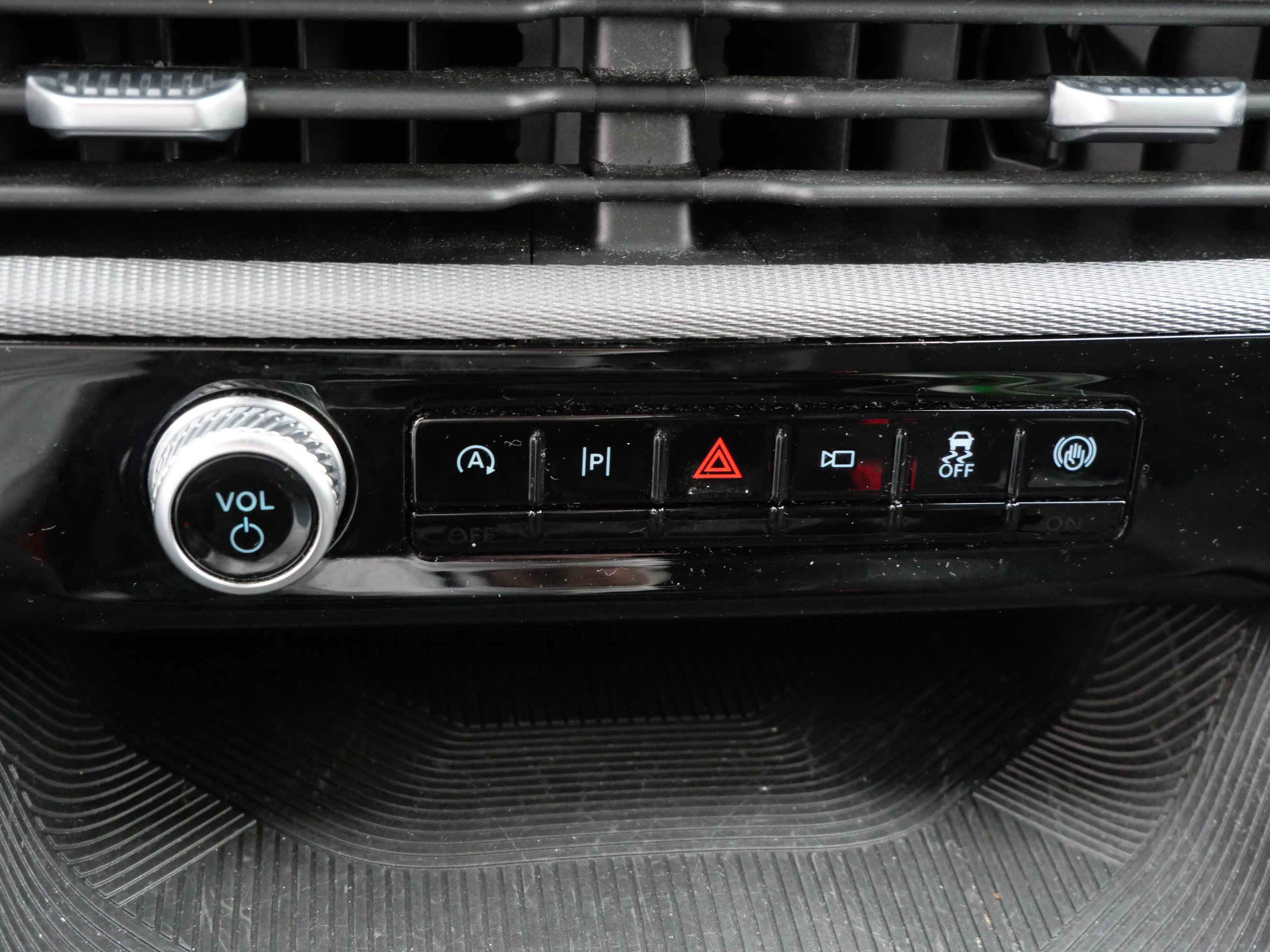 Certified 2025 Ford Explorer ST-Line AWD/4WD image 23