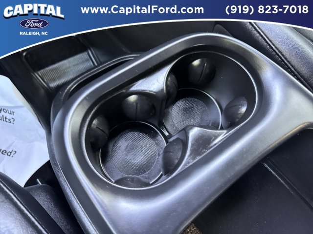 Used 2025 Chrysler Pacifica Select FWD image 30
