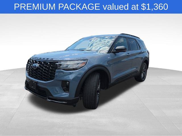 Certified 2025 Ford Explorer ST-Line w/ Premium Package AWD/4WD image 4
