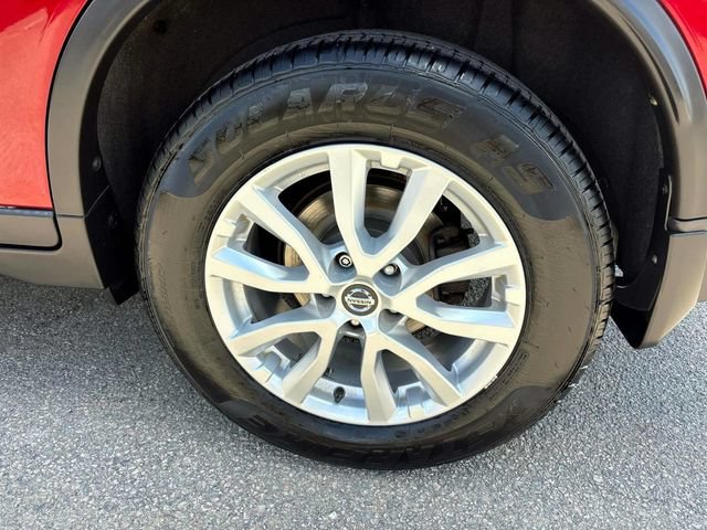 Used 2018 Nissan Rogue SV w/ Premium Package AWD/4WD image 7