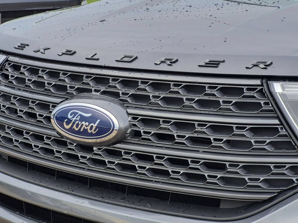 Certified 2024 Ford Explorer XLT w/ Equipment Group 202A AWD/4WD image 10