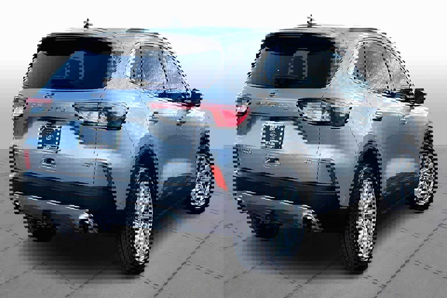 Certified 2022 Ford Escape Titanium w/ Titanium Elite Package image 3