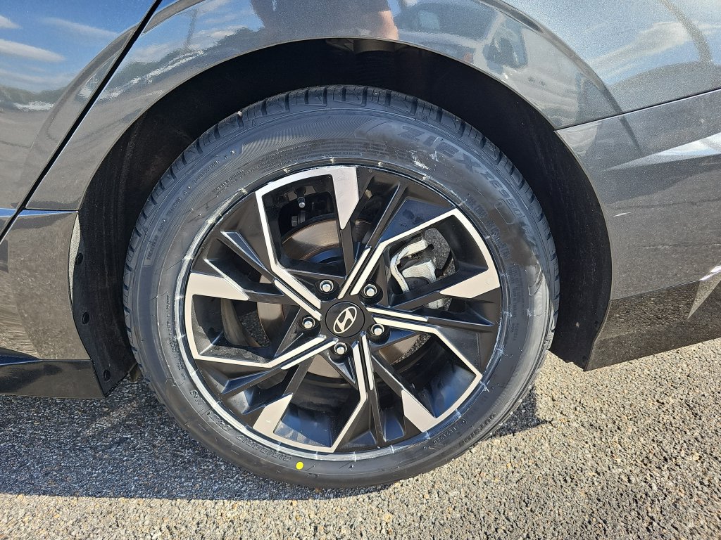 Used 2025 Hyundai Sonata SEL FWD image 31