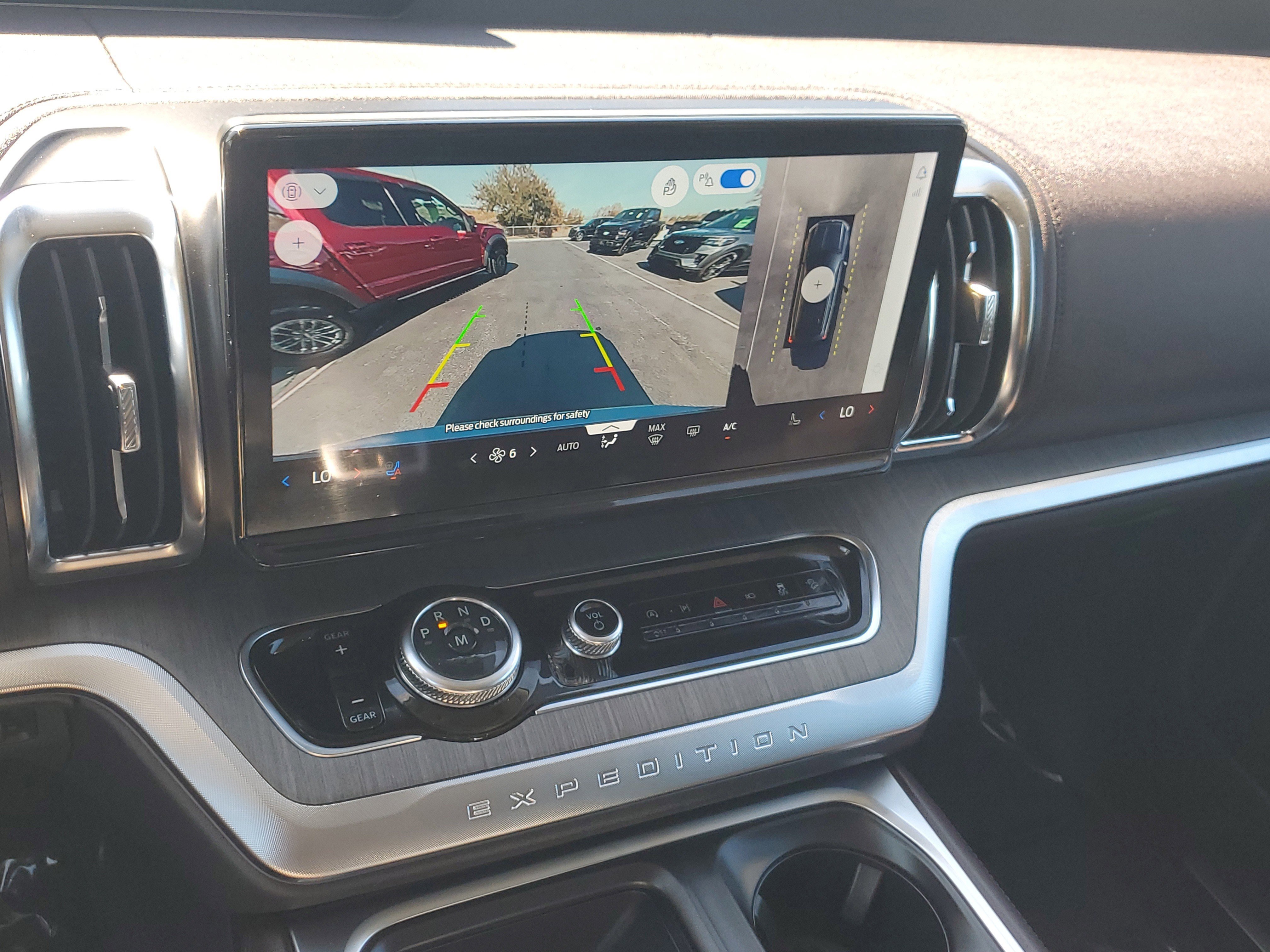 Certified 2025 Ford Expedition Platinum w/ Platinum Ultimate Package image 27