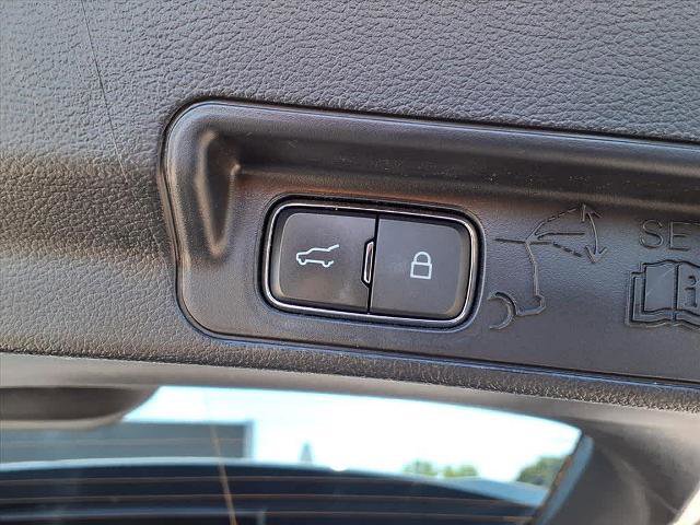 Certified 2022 Ford Explorer XLT w/ Equipment Group 202A image 18