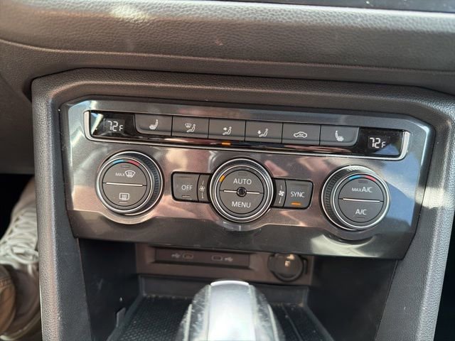 Used 2021 Volkswagen Tiguan SE w/ Panoramic Sunroof Package image 30