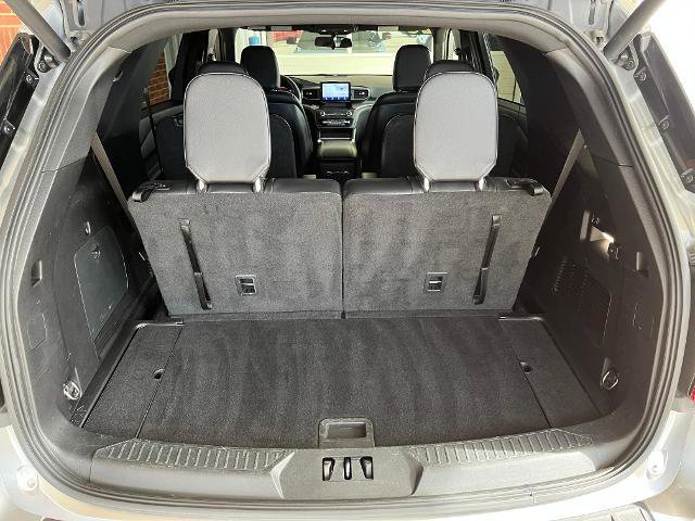 Certified 2020 Ford Explorer XLT w/ Equipment Group 202A image 33