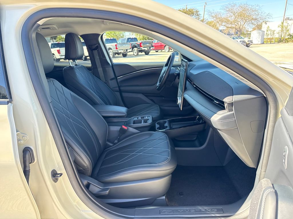 Certified 2025 Ford Mustang Mach-E Select image 27