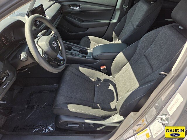 Used 2025 Honda Accord SE image 11