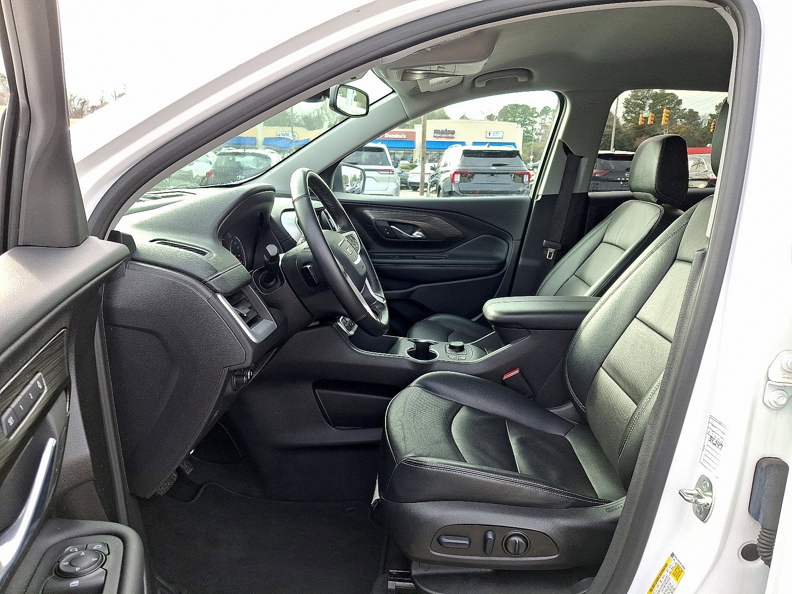 Used 2024 GMC Terrain SLT image 13