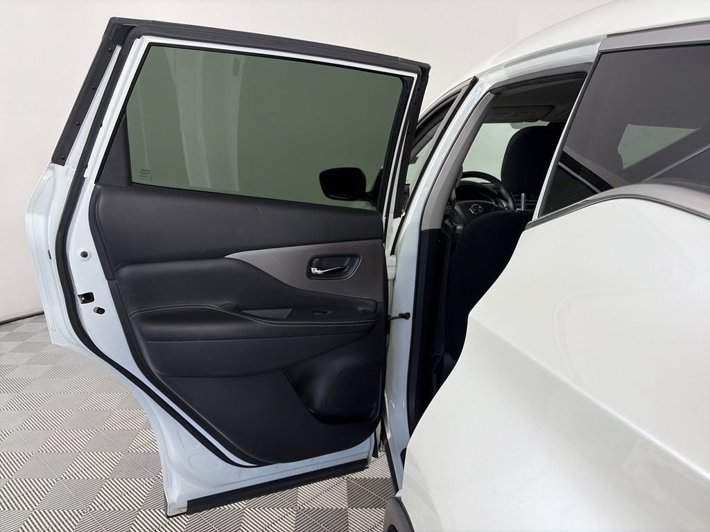 Used 2022 Nissan Murano S AWD/4WD image 12