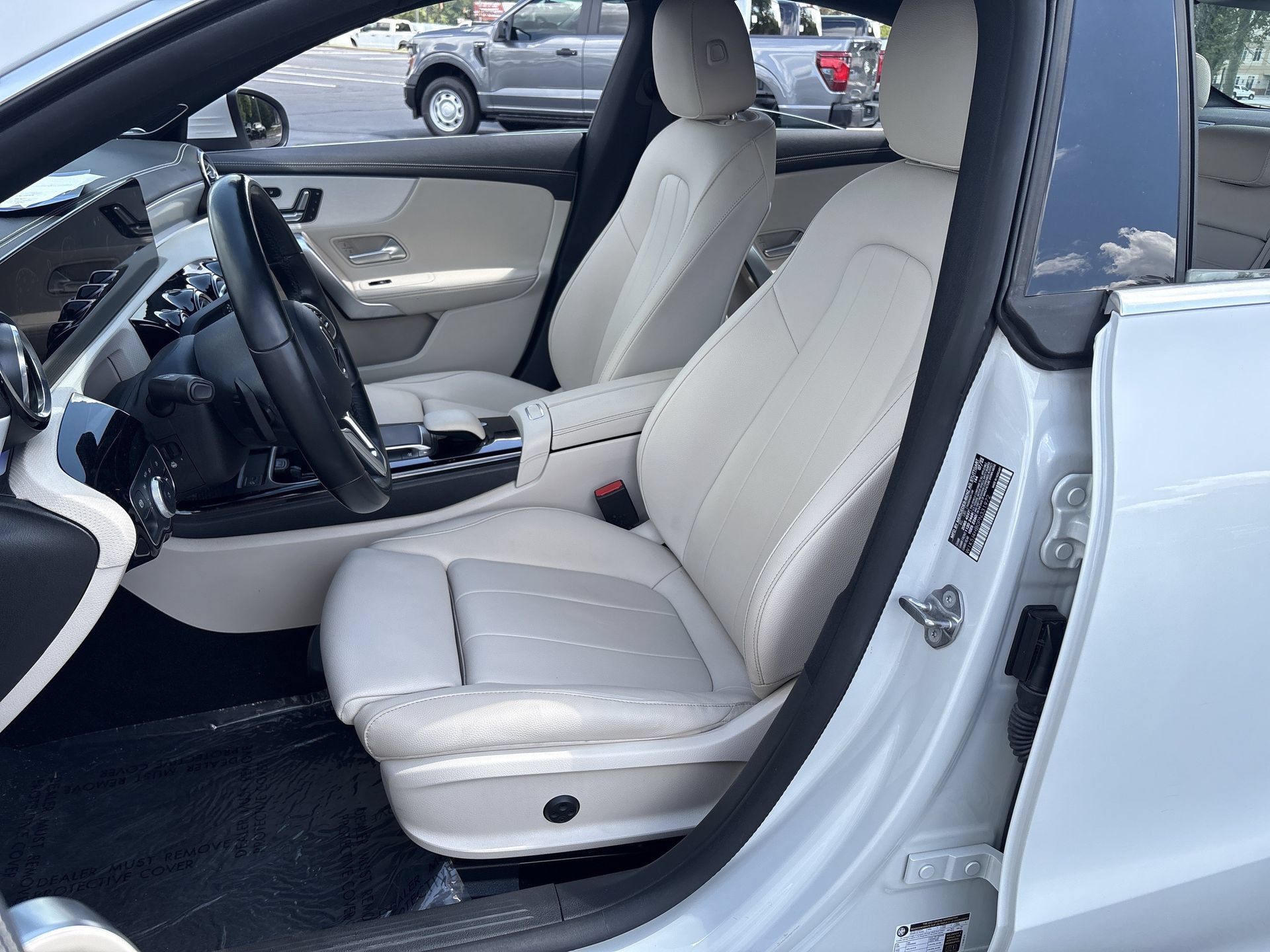 Used 2023 Mercedes-Benz CLA 250 4MATIC w/ Premium Package image 16