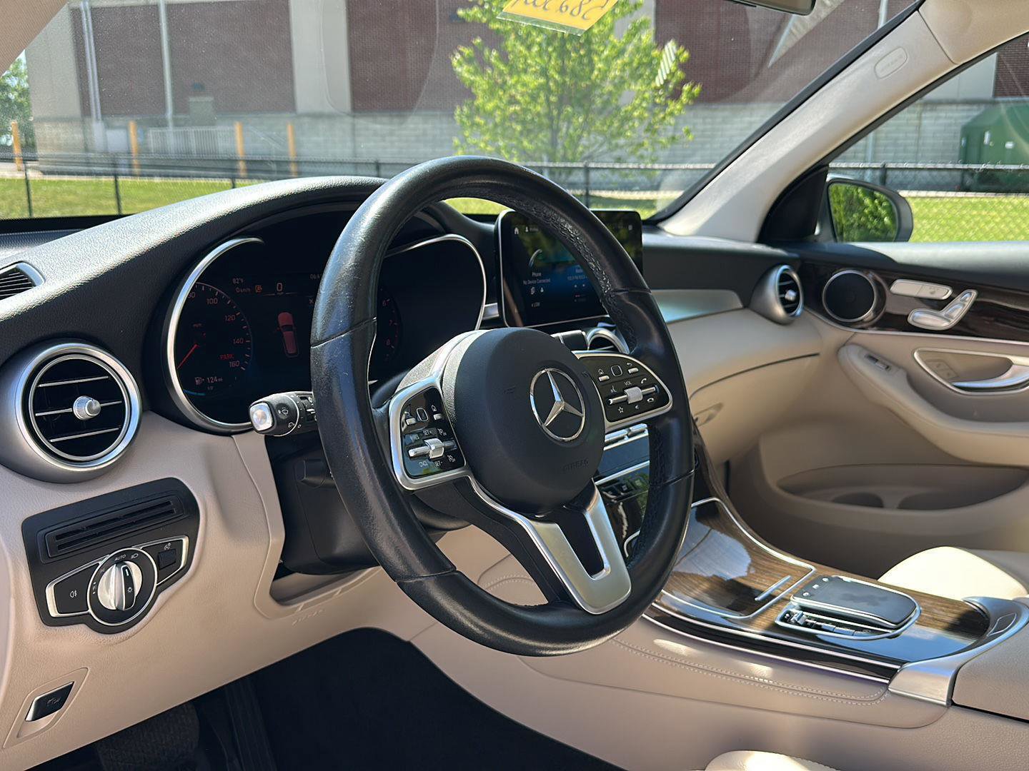 Used 2021 Mercedes-Benz GLC 300 4MATIC image 13