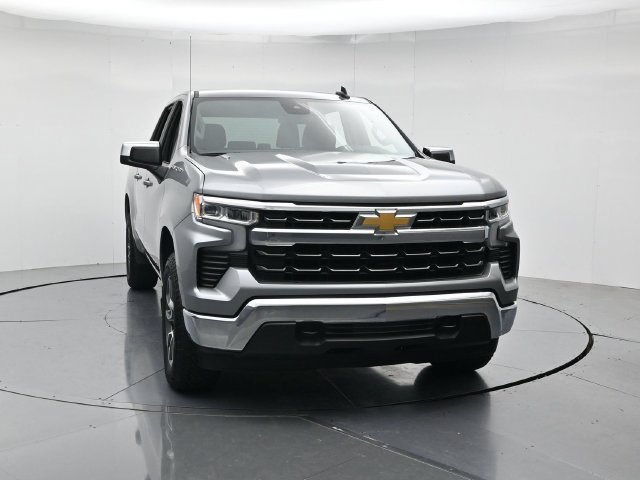 Used 2024 Chevrolet Silverado 1500 LT AWD/4WD image 4