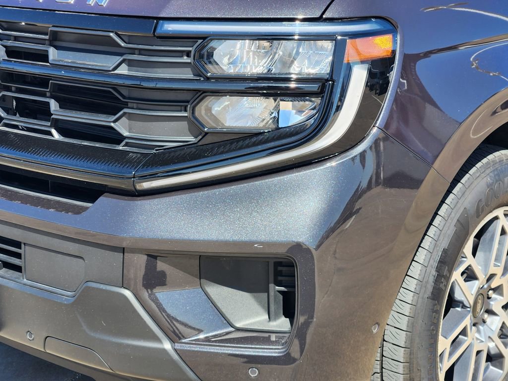 Certified 2025 Ford Expedition Active image 8