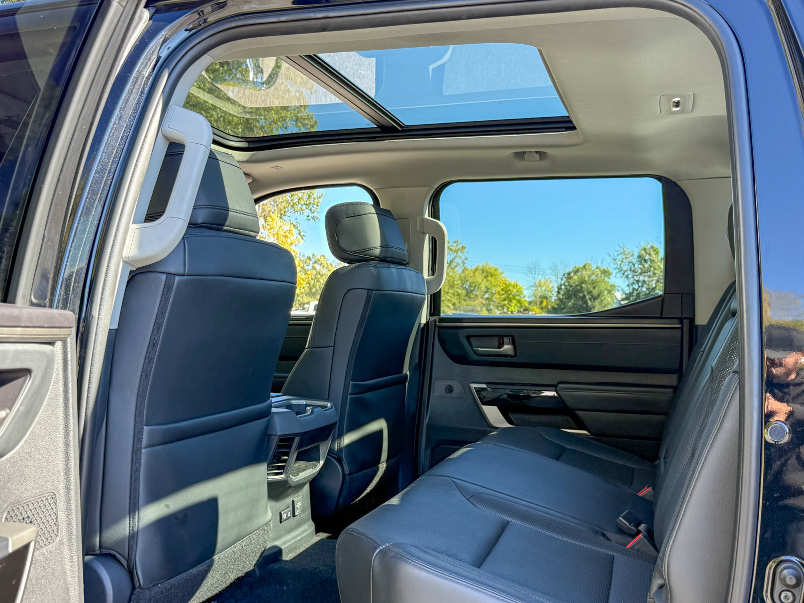 Used 2023 Toyota Tundra Limited w/ Power Package AWD/4WD image 18