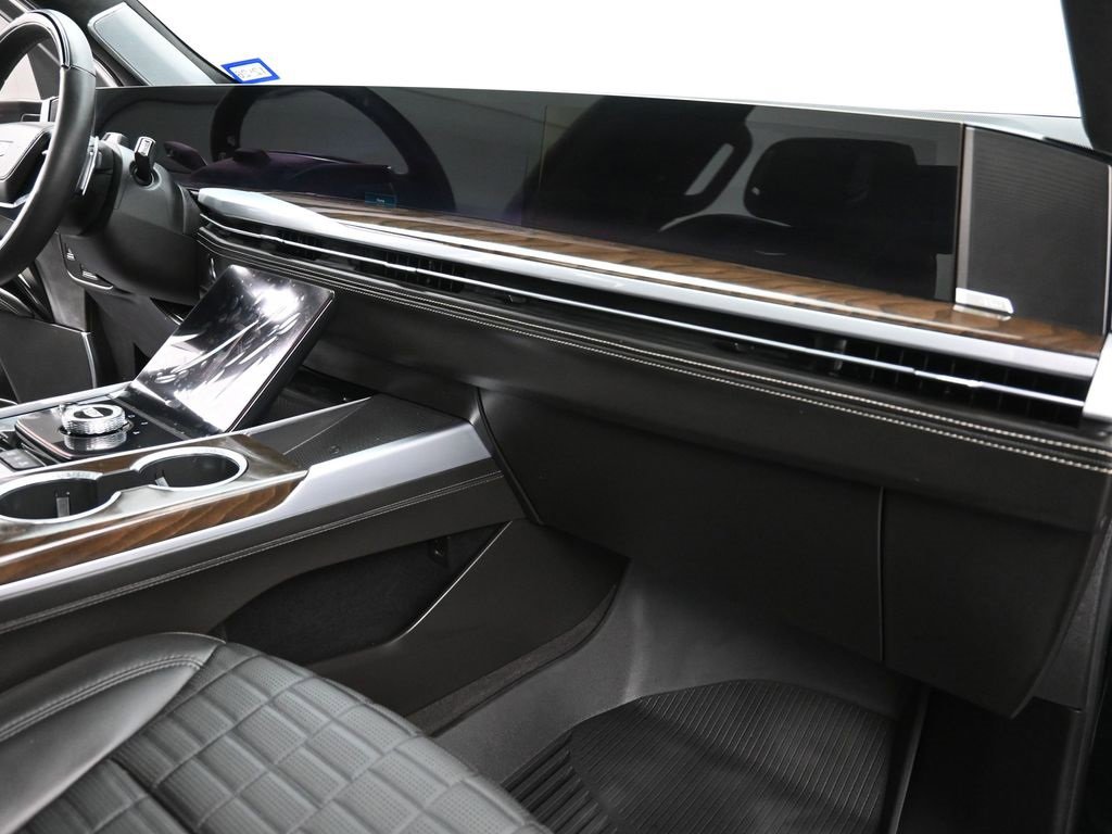 Used 2025 Cadillac Escalade Sport Platinum w/ LPO, Floor Liner Package image 24