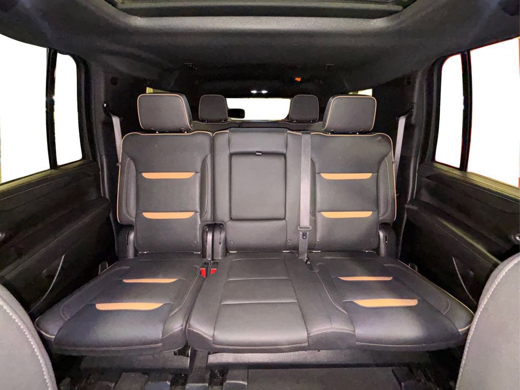 Used 2022 GMC Yukon XL AT4 image 23