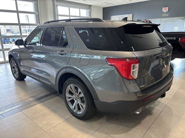 Certified 2022 Ford Explorer XLT w/ Equipment Group 202A image 3