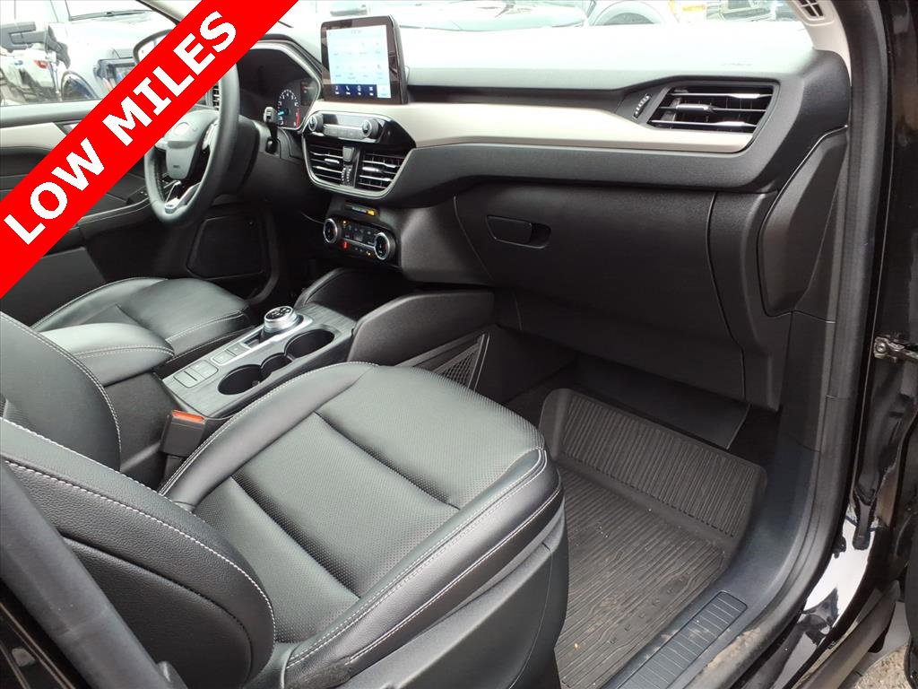 Certified 2022 Ford Escape SEL image 9