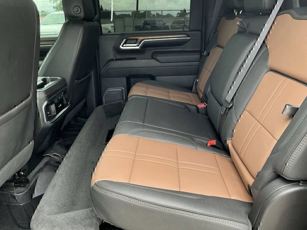 Used 2024 Chevrolet Silverado 3500 High Country w/ High Country Premium Package AWD/4WD image 19
