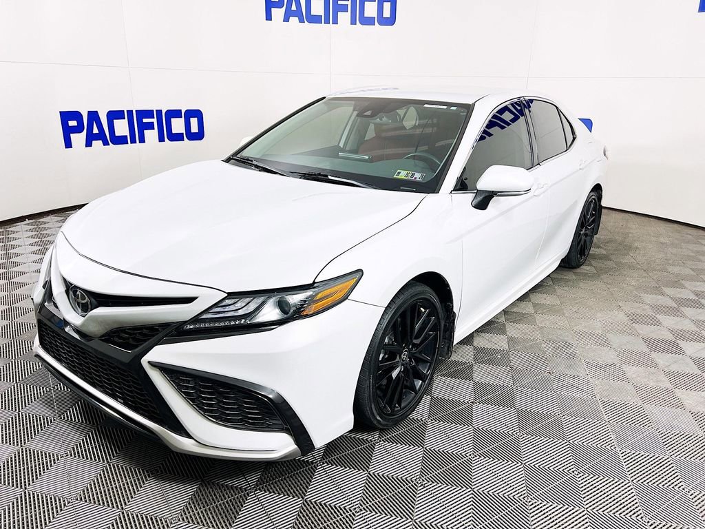 Used 2021 Toyota Camry XSE image 4