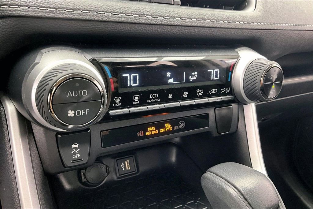 Used 2025 Toyota RAV4 XLE AWD/4WD image 31