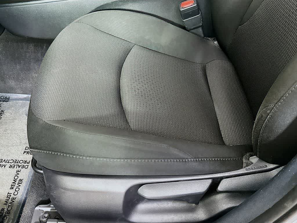 Used 2022 Toyota Prius LE FWD image 28